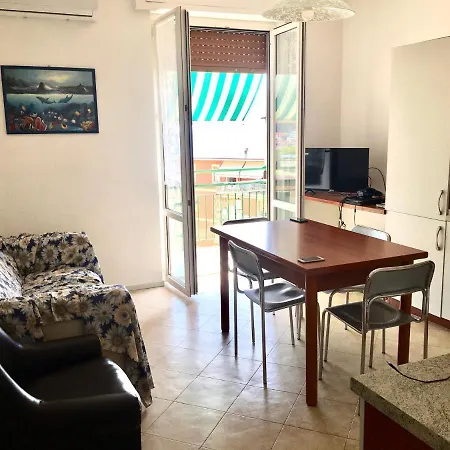 Apartamento Ermes Levanto